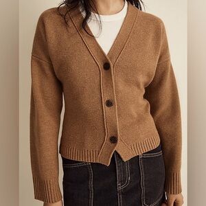 Madewell V-Neck Slim Cardigan Sweater in Heather Caramel